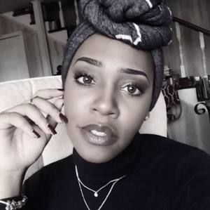 Meet your Posher, Courtney